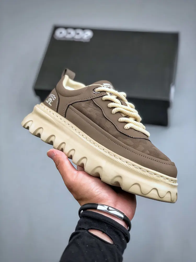 ECCO versatile casual style Shoes