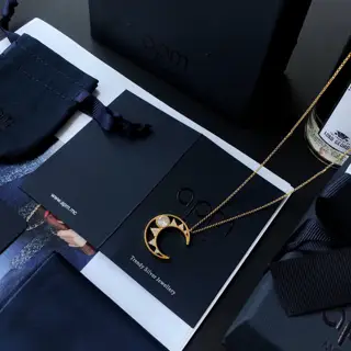 Apm monaco new dreamy star and moon hollow necklace clavicle pendant light luxury sweet