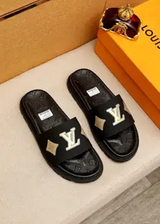 Louis Vuitton popular men’s slippers