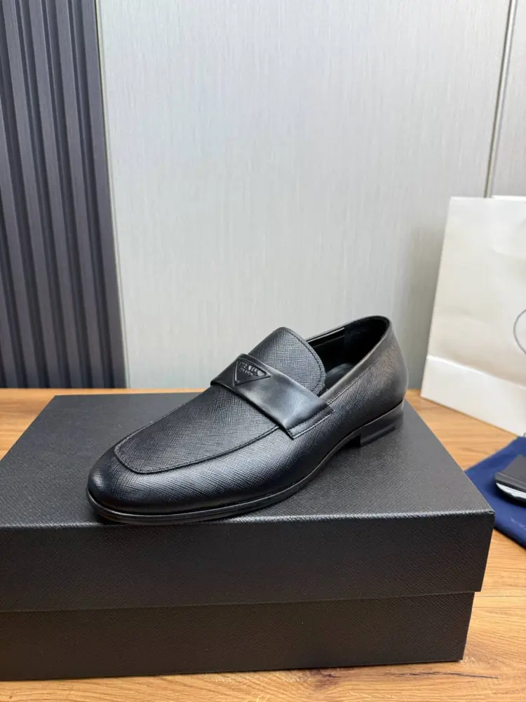 Prada men’s business casual leather shoes