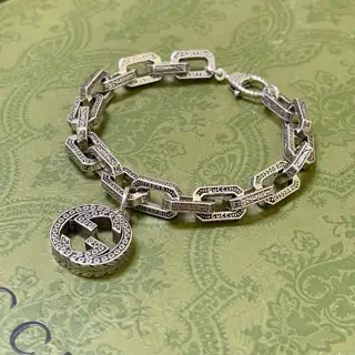 Gucci The latest luxury version of the bracelet