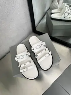 Balenciaga 25ss Balenciaga latest series personalized rivet thick-soled platform slippers