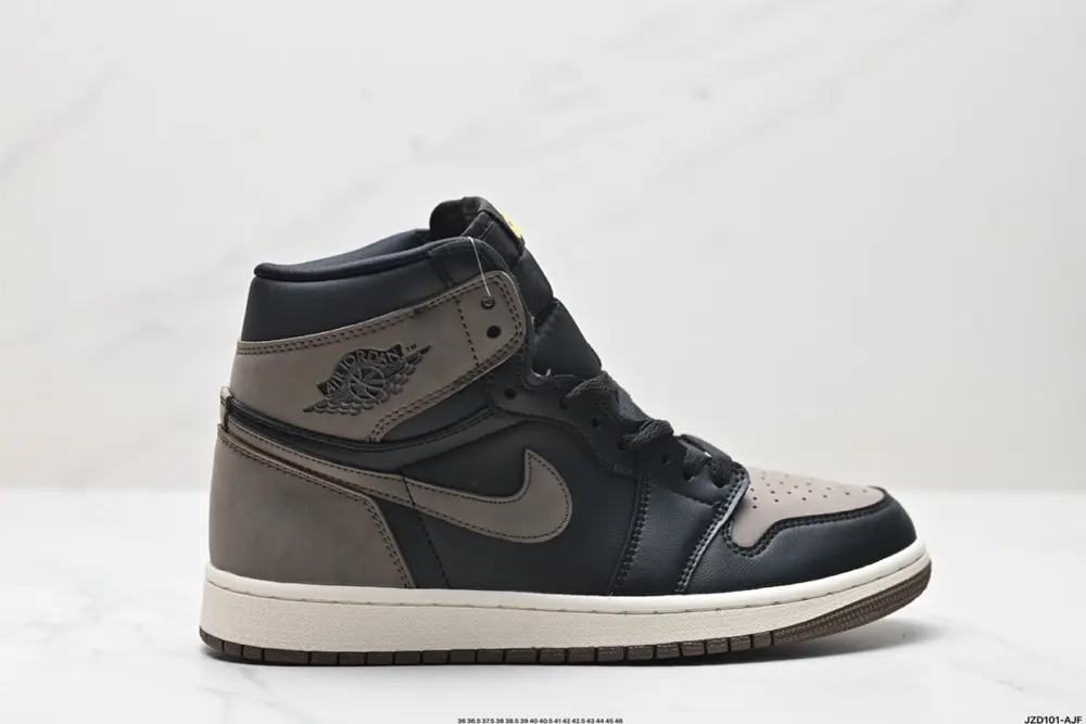 Nike Air Jordan 1 Retro High OG “Black/White” AJ1 Michael Jordan high-top classic retro BQ6472-002