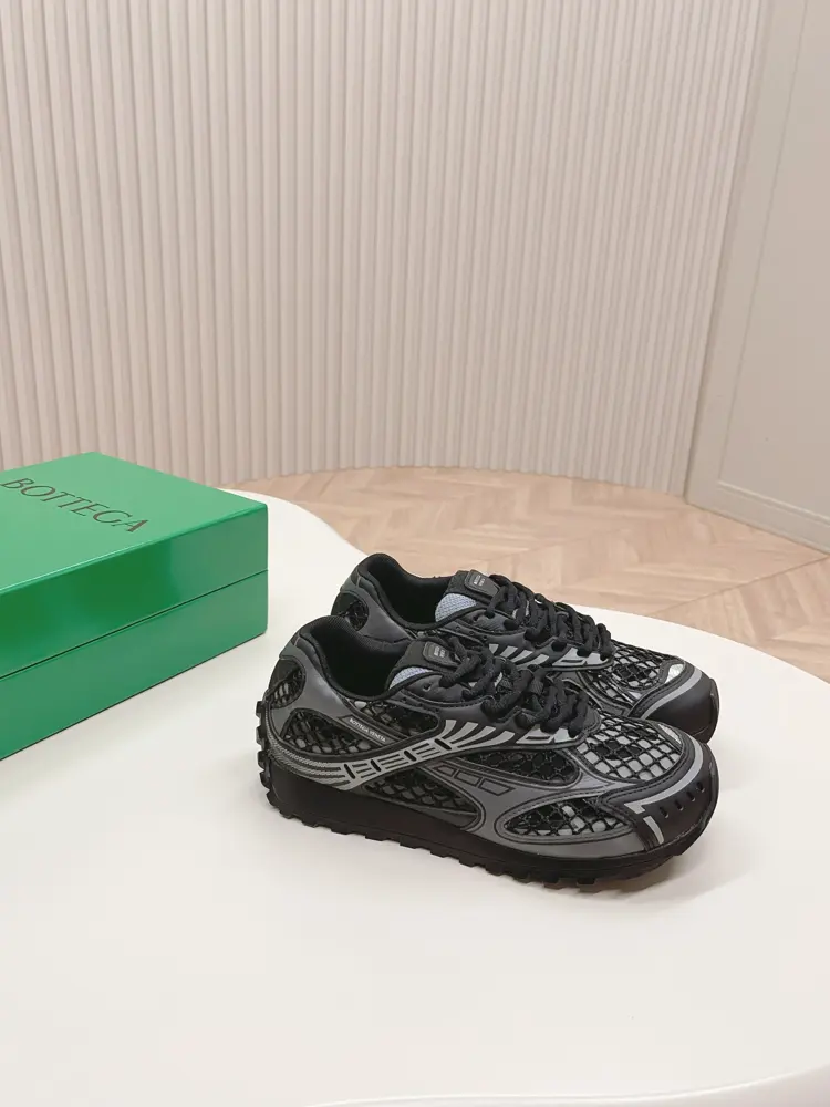 BOTTEGA VENETA’s latest hot style