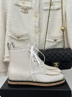 Chanel chain wood grain bottom boots