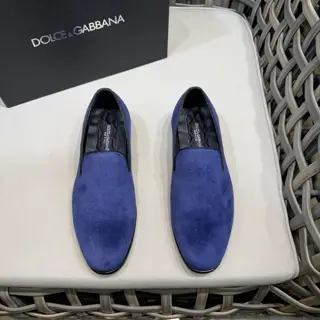 Dolce & Gabbana Cowhide Moccasin Men’s Loafers|Decorated with DG hardware nameplate|Made of