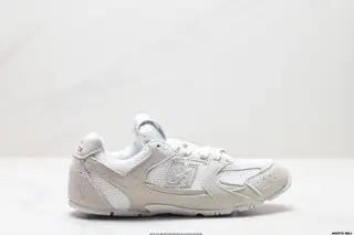 New Balance Maillard color matching creates a new cross-border cooperation