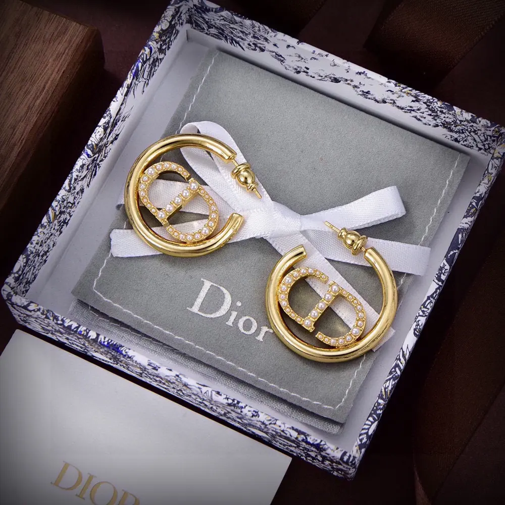 New product Original product New DIOR earrings Same brass material as in the store Super