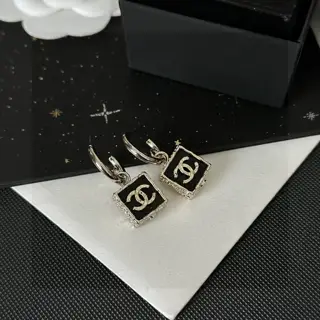 Chanel second-hand earrings