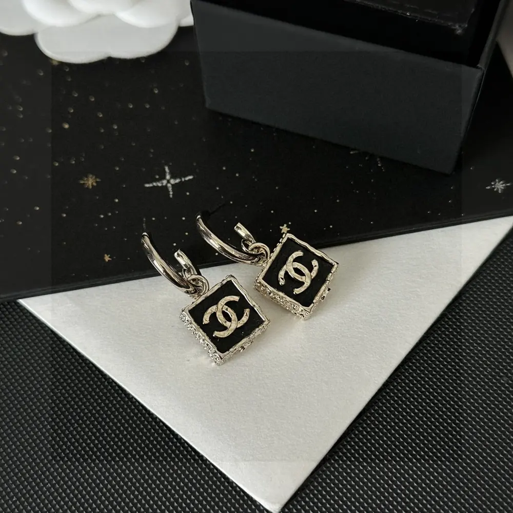 Chanel second-hand earrings