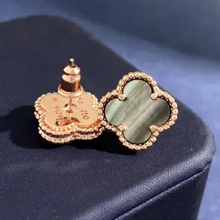 Van Cleef & Arpels Four-leaf Clover Single Flower Earrings