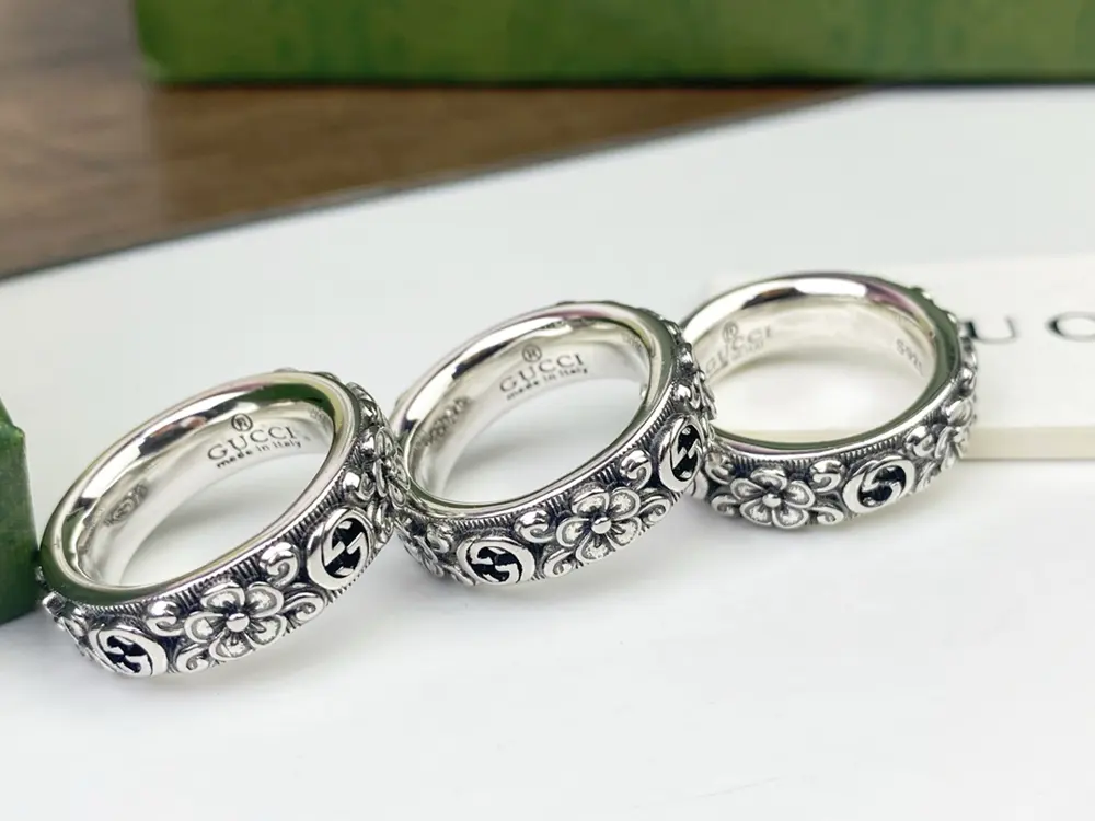 Gucci Interlocking G flower ring