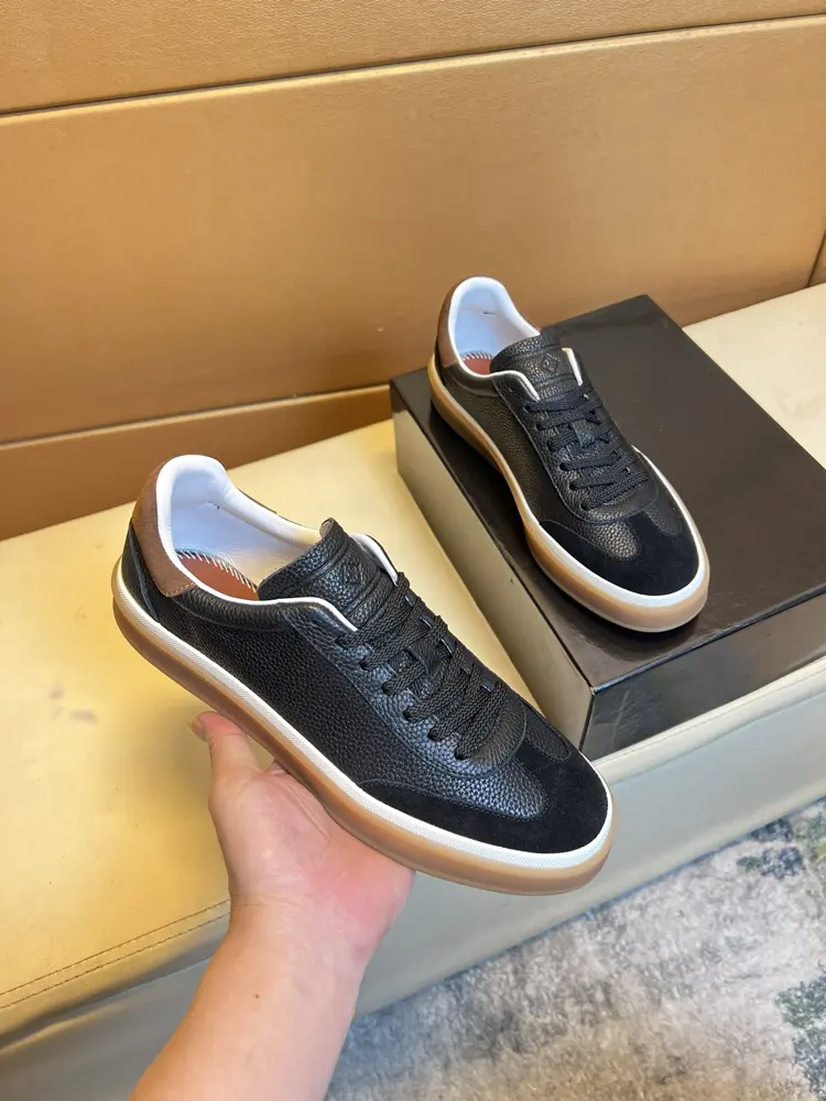 Brunello Cucinelli sneakers Classic yarns inspire the sophistication and sporty taste of