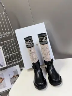 Dior’s classic fur-lined knight boots for autumn and winter