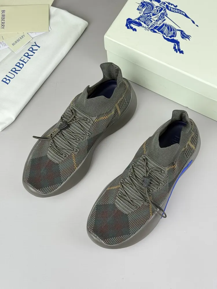 BURBERRY SNEAKERS