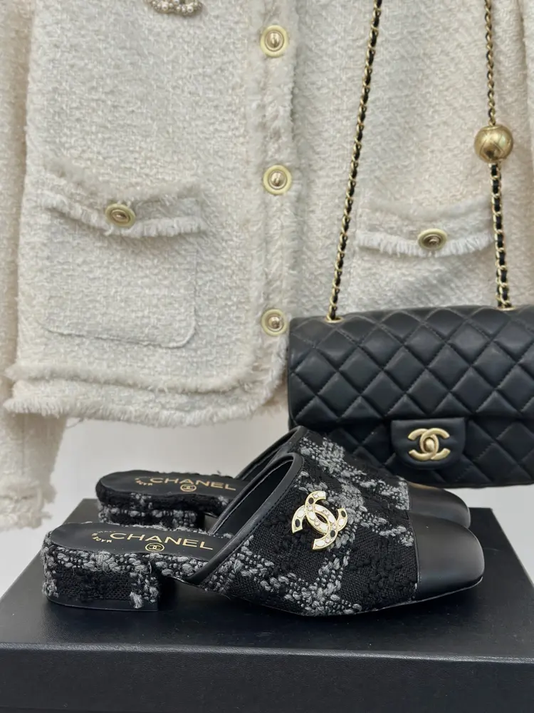 Chanel|Chevron Classic Autumn and Winter Double C Slippers