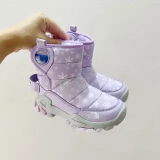 The North Face children’s snow boots with anti-slip buckle