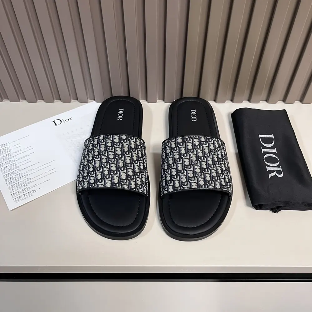 Dior Aqua sandals are elegant yet casual. The cross-strap design is reinterpreted in Dior