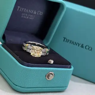 Tiffany new yellow diamond double row diamond color-separated ring simple and elegant