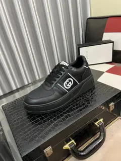 Gucci sneakers. Casual loafers original leather Sheep lining (no fading and foot rubbing)