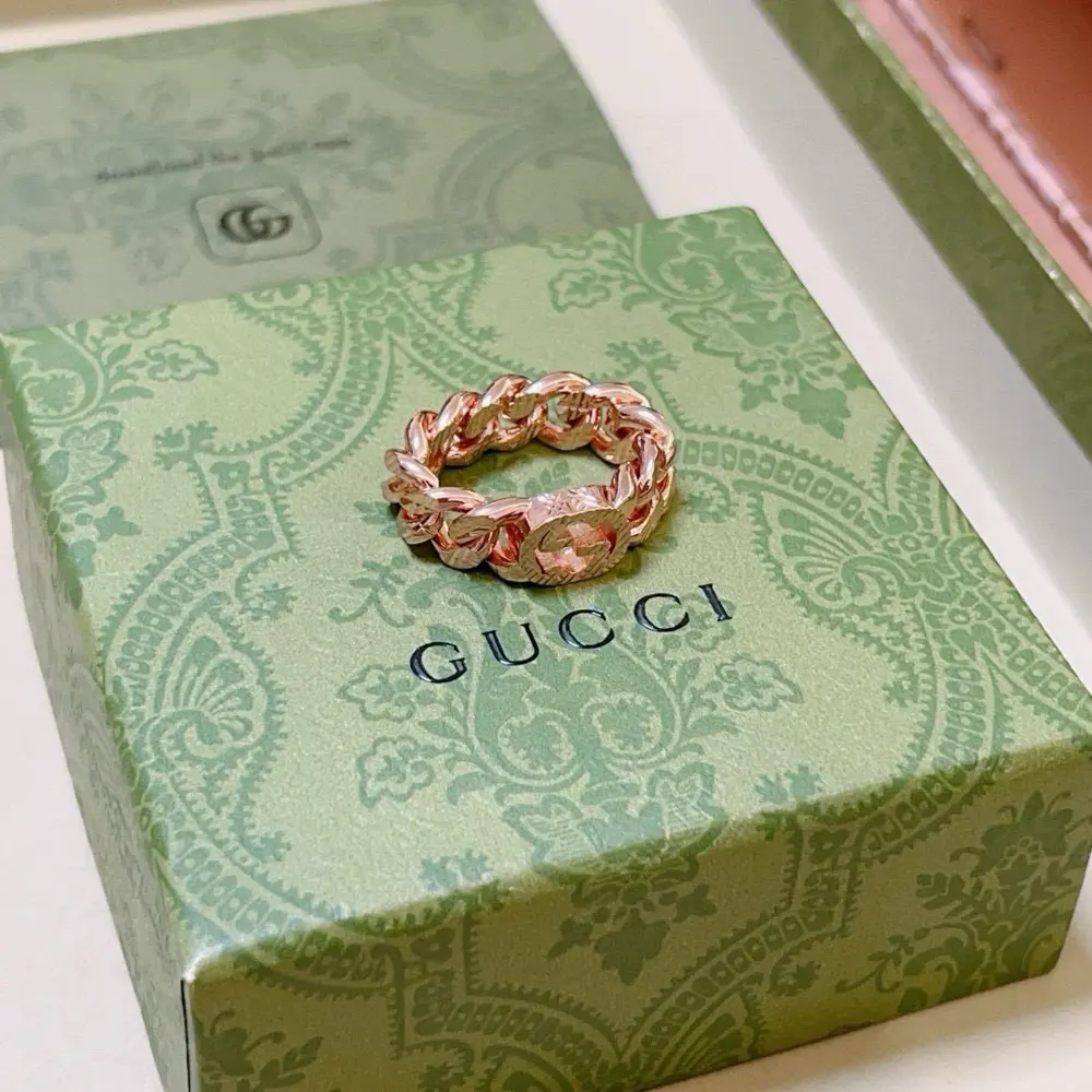 The latest Gucci ring with a higher grade. The same style as celebrities. Anger Forest