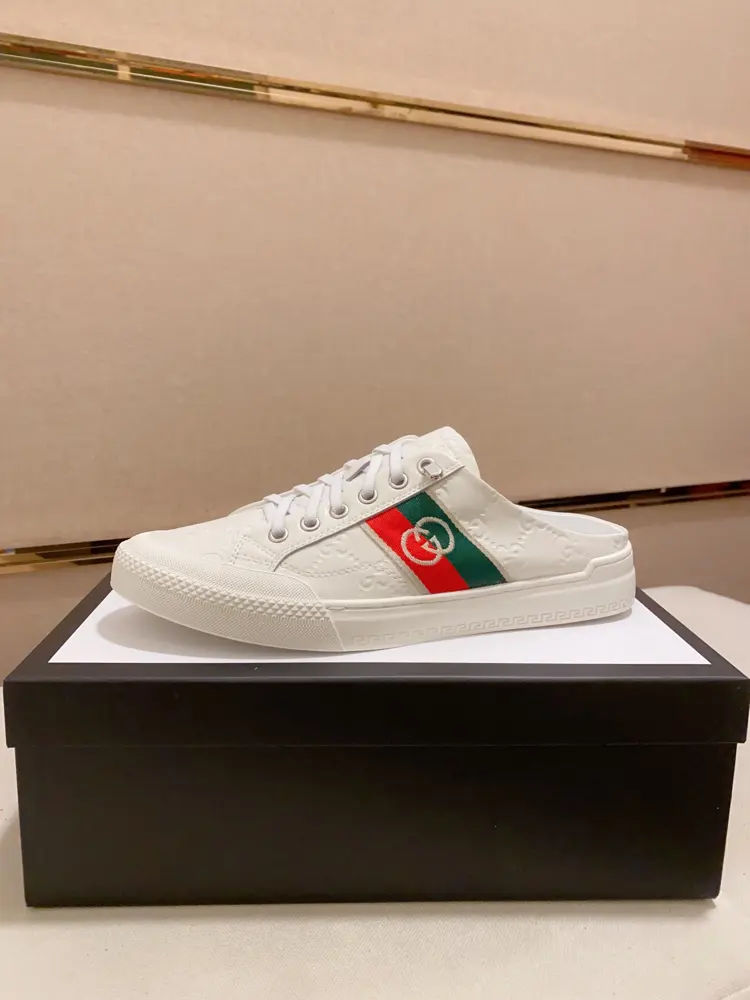 Gucci half-slip counters are on sale at the same time