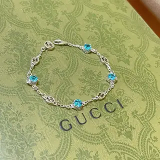 The latest classic Gucci bracelet. Exquisite. Both the style and the texture are absolutely