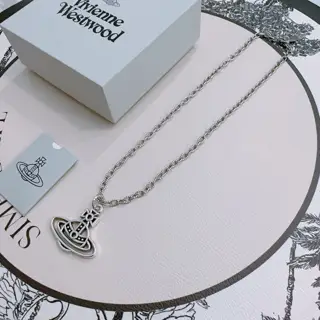Vivienne Westwood Classic Large Saturn Necklace