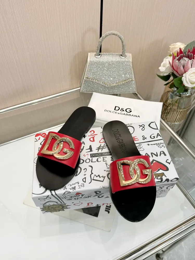 Dolce & Gabbana slippers
