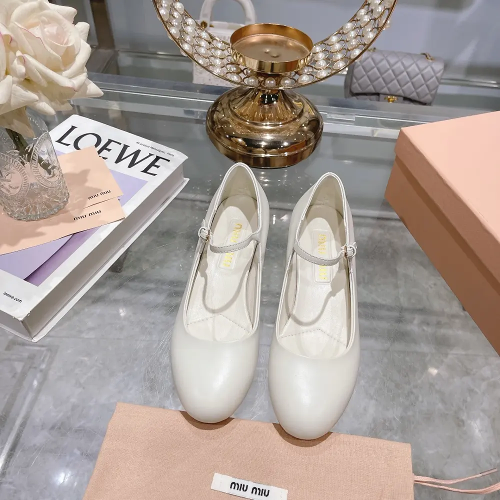 Miu Miu Miu new round-toe shoes