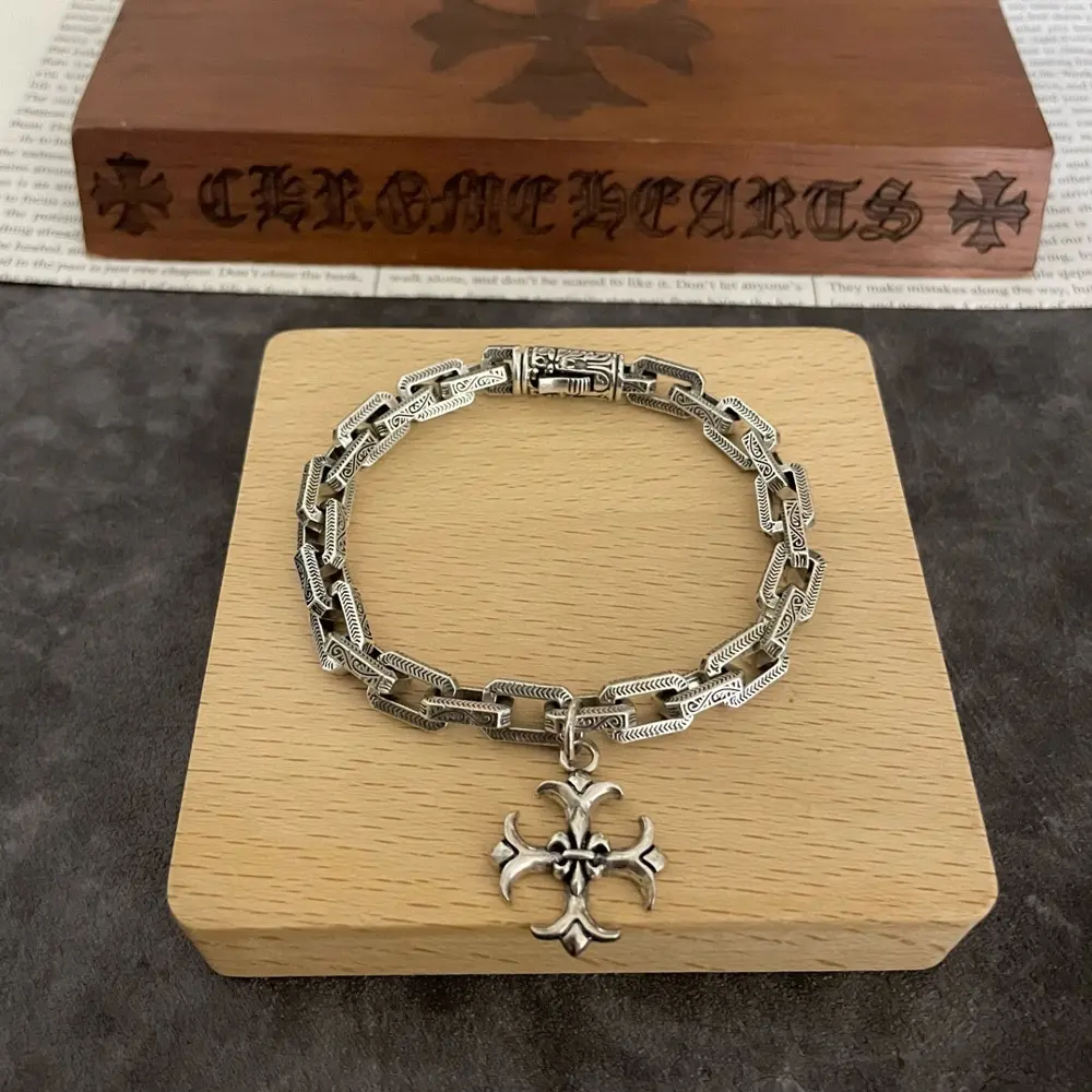 Chrome Hearts Classic Retro Bamboo Twist Bracelet Cross Pendant
