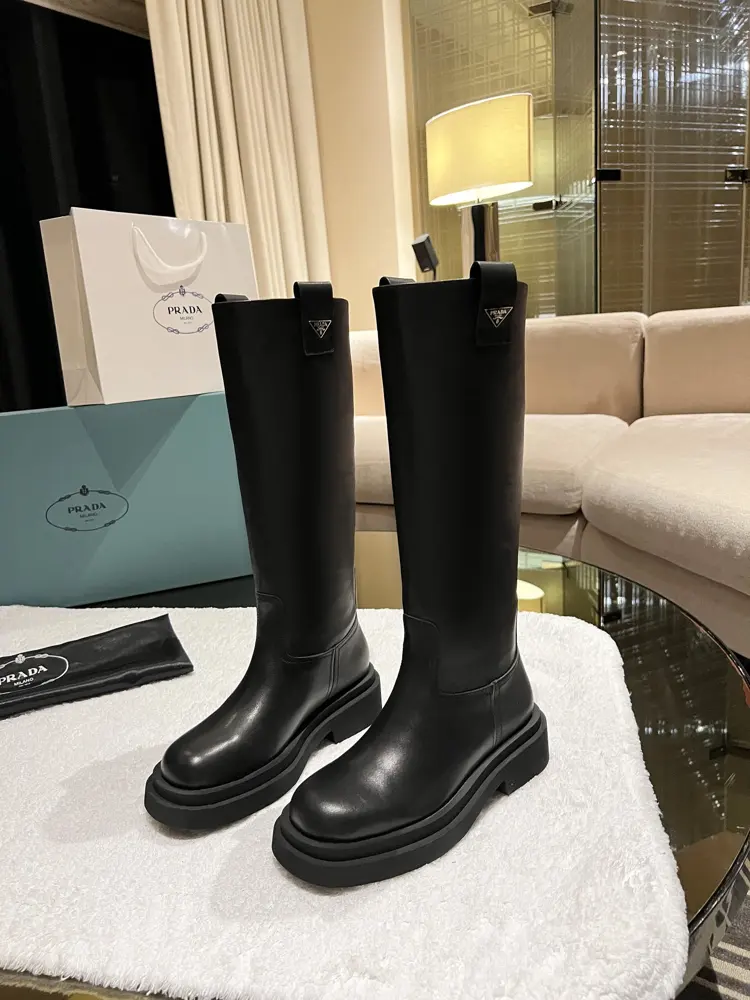 PRADA classic triangle logo slip-on women’s boots… a series that cannot be bought in