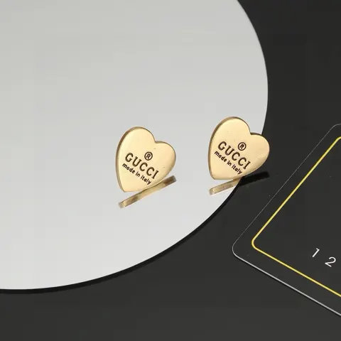 Gucci new product release Heart-shaped peach earrings Selected original brass material with