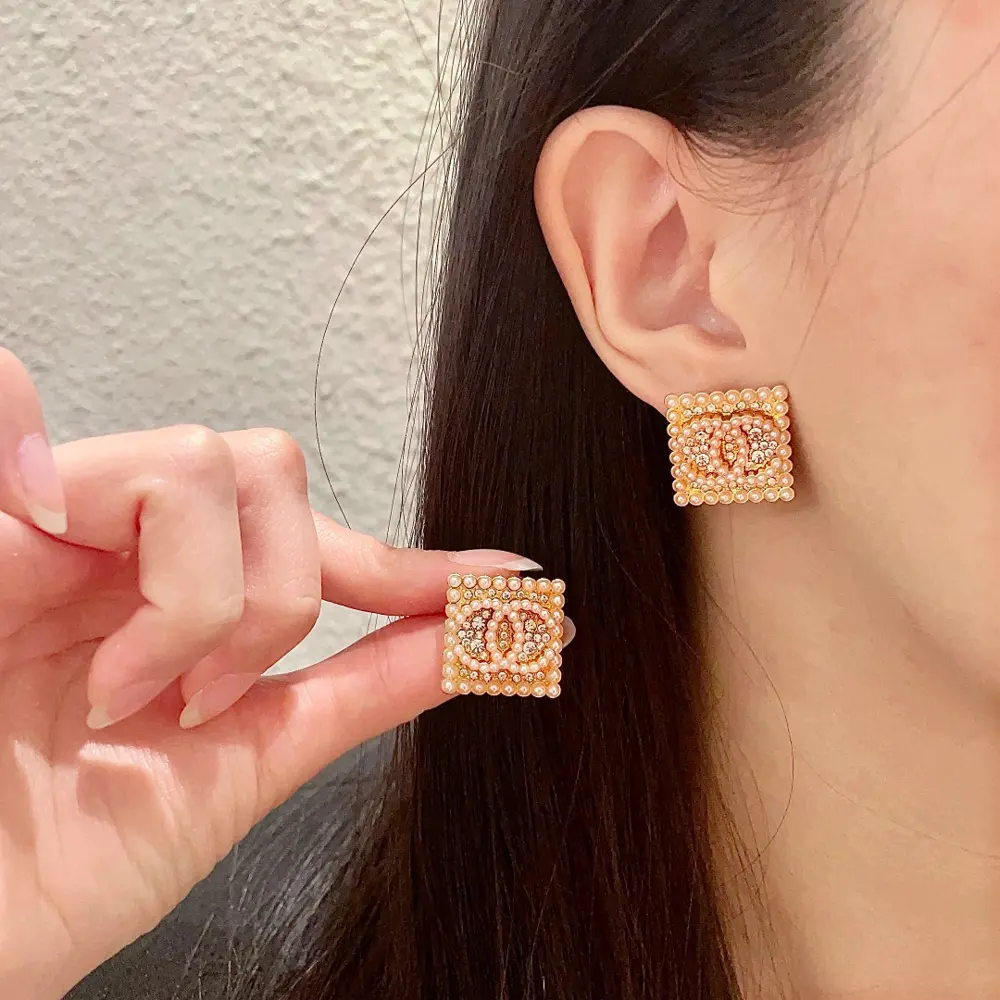 Chanel second-hand earrings