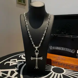 Chrome Hearts Classic Retro Cross Flower Ball Skull Necklace Personalized Cross Pendant