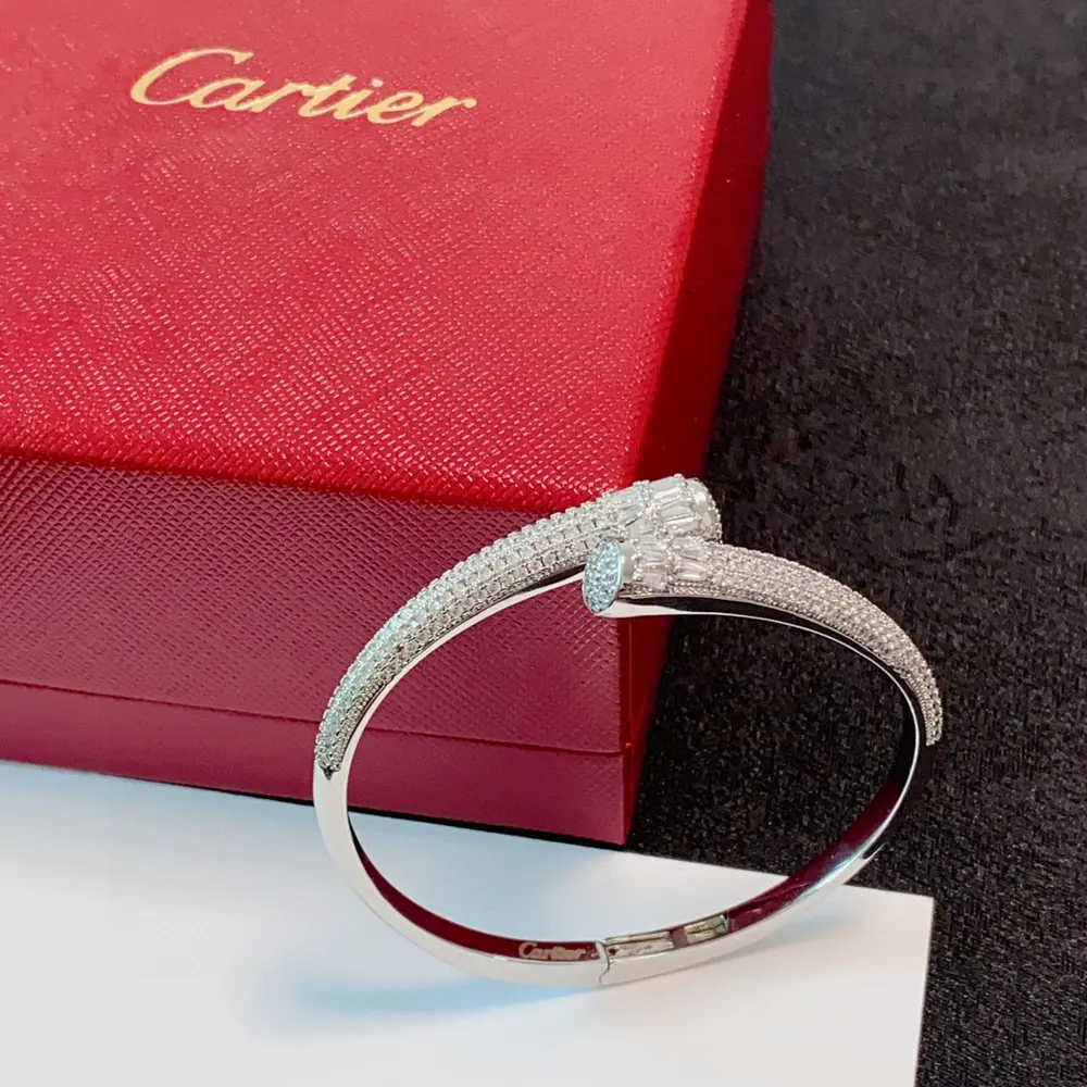Cartier full diamond nail inlaid diamond bracelet Imported precision color preservation 18k