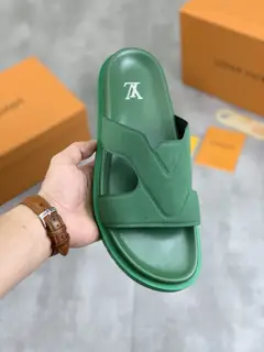 Louis Vuitton men’s slippers