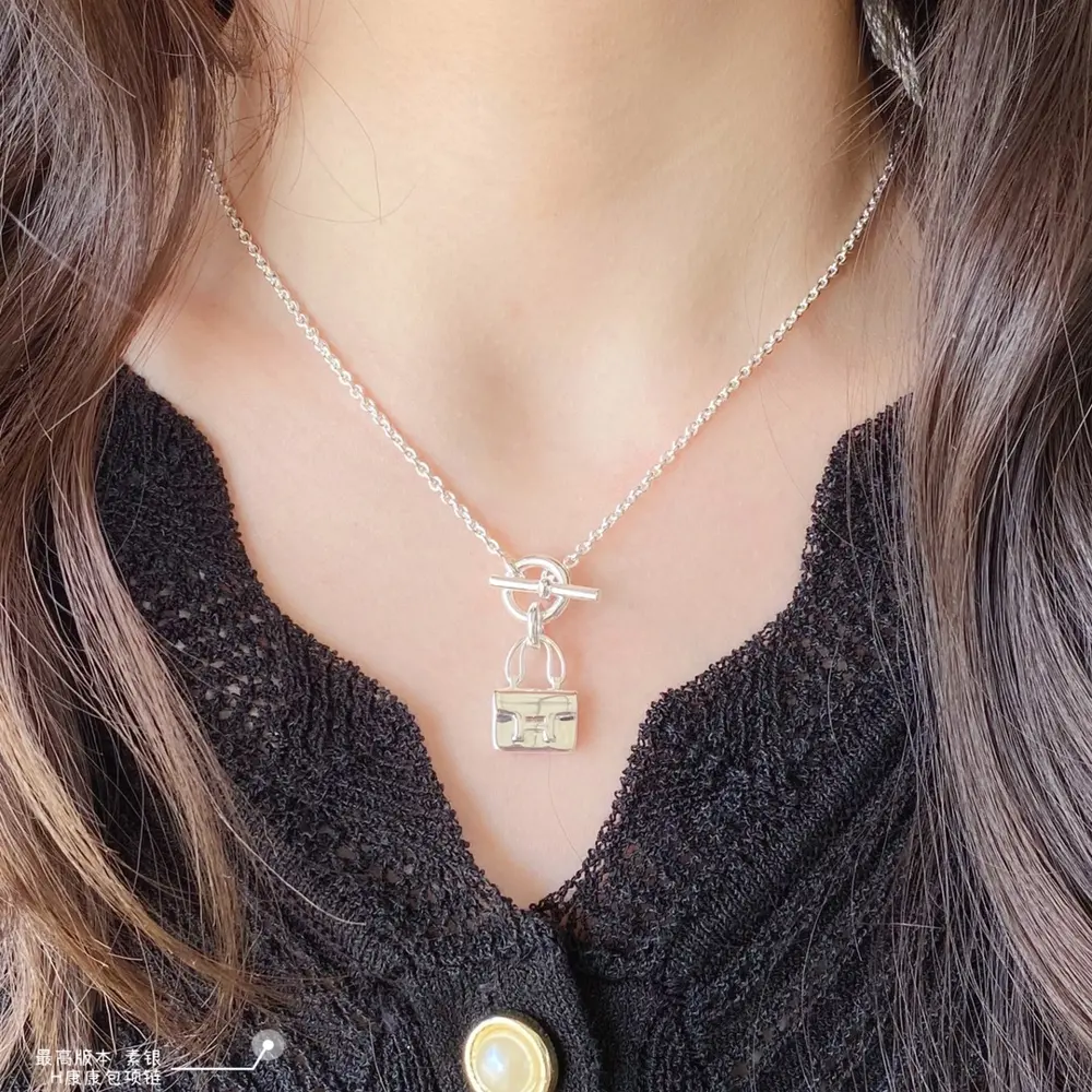 Original Hermès Katie plain silver bag necklace. The 925 material is really good-looking