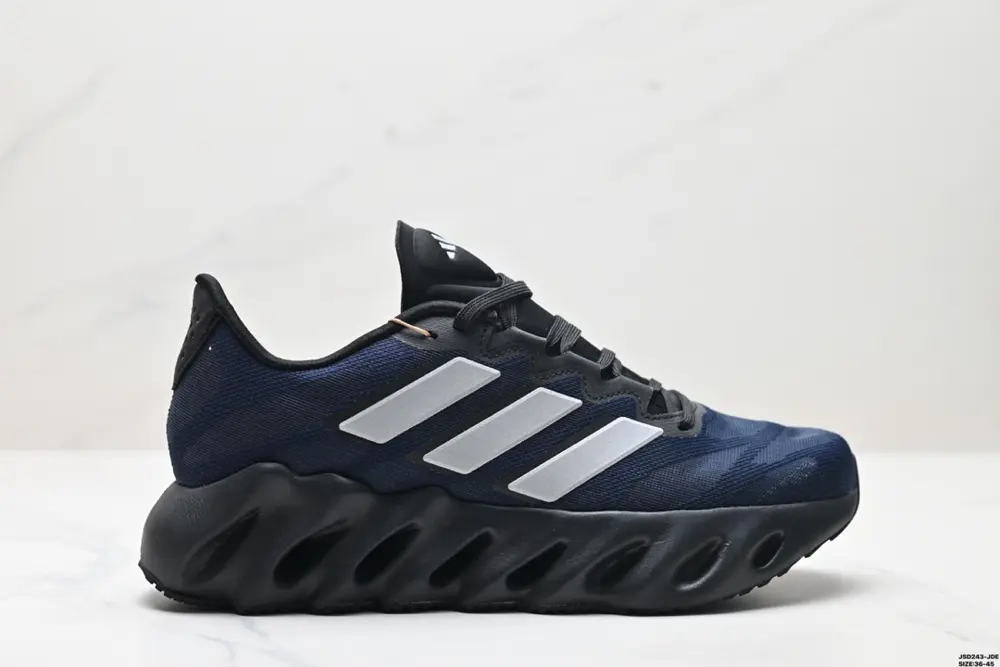 Adidas SWITCH FWD M Alpha Series logo FZ5621