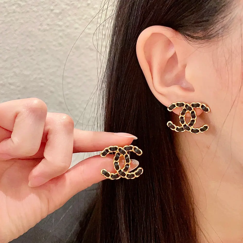 Chanel second-hand earrings