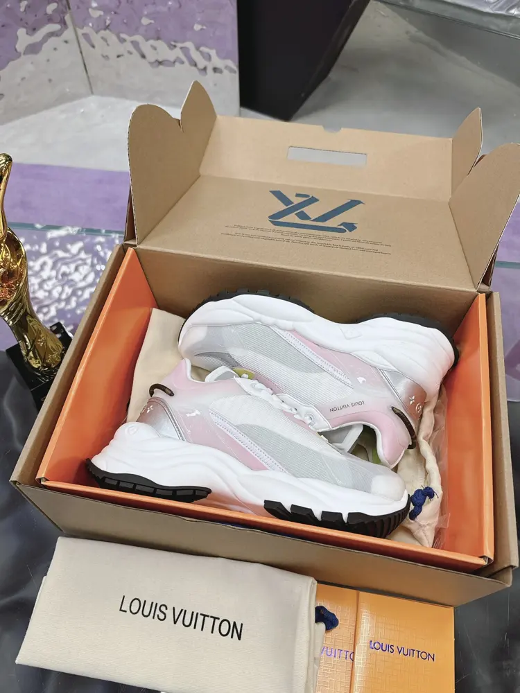 Louis Vuitton Factory Price: 381 Top Version Shoes