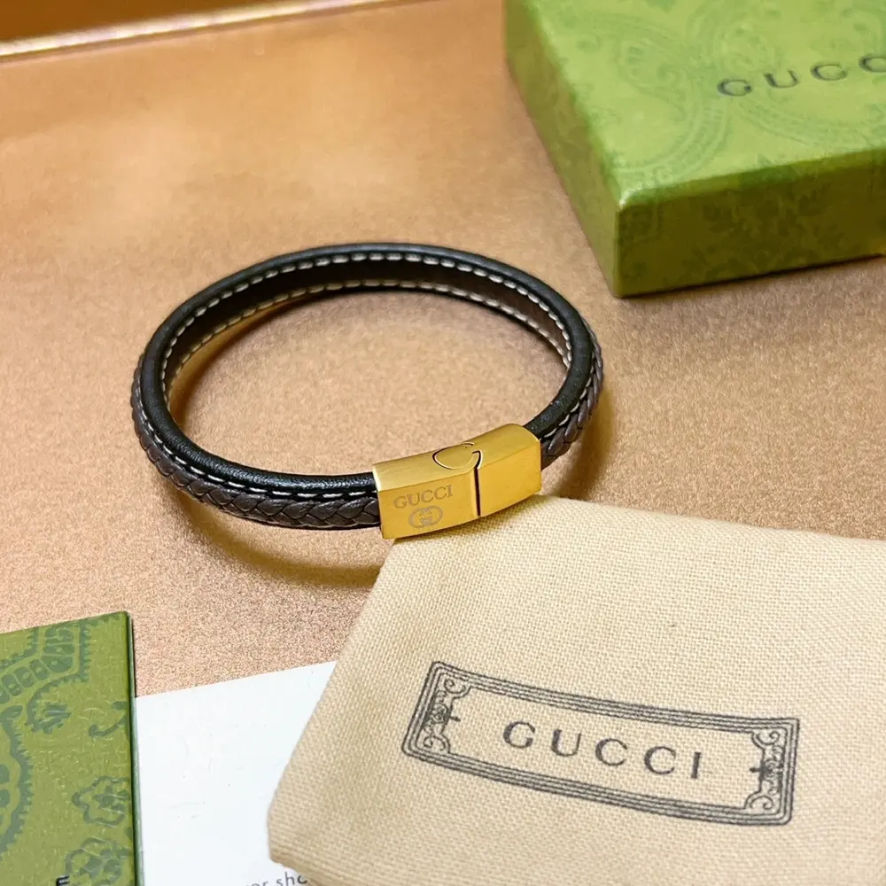 The latest model of Gucci bracelet
