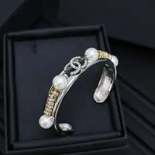 Chanel pearl bracelet