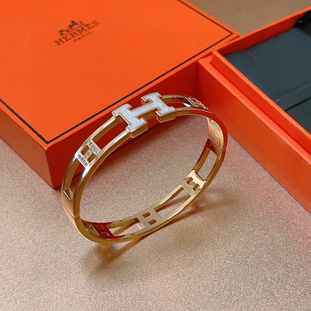 Hermès bracelet It really tests the craftsmanship of the master. Make sure the details are