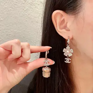 Chanel second-hand earrings
