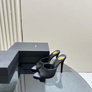 Updated simultaneously with the Saint Laurent Paris show Heels