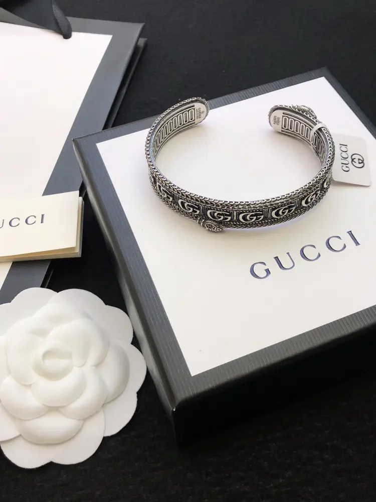 Gucci sterling silver double G wide snake ring bracelet