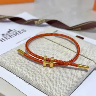 Hermès bracelet Bracelets are a real test of the craftsmanship of the craftsman. To ensure