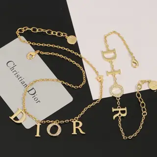 Dior JADIOR letter necklace bracelet uses gold as the main color