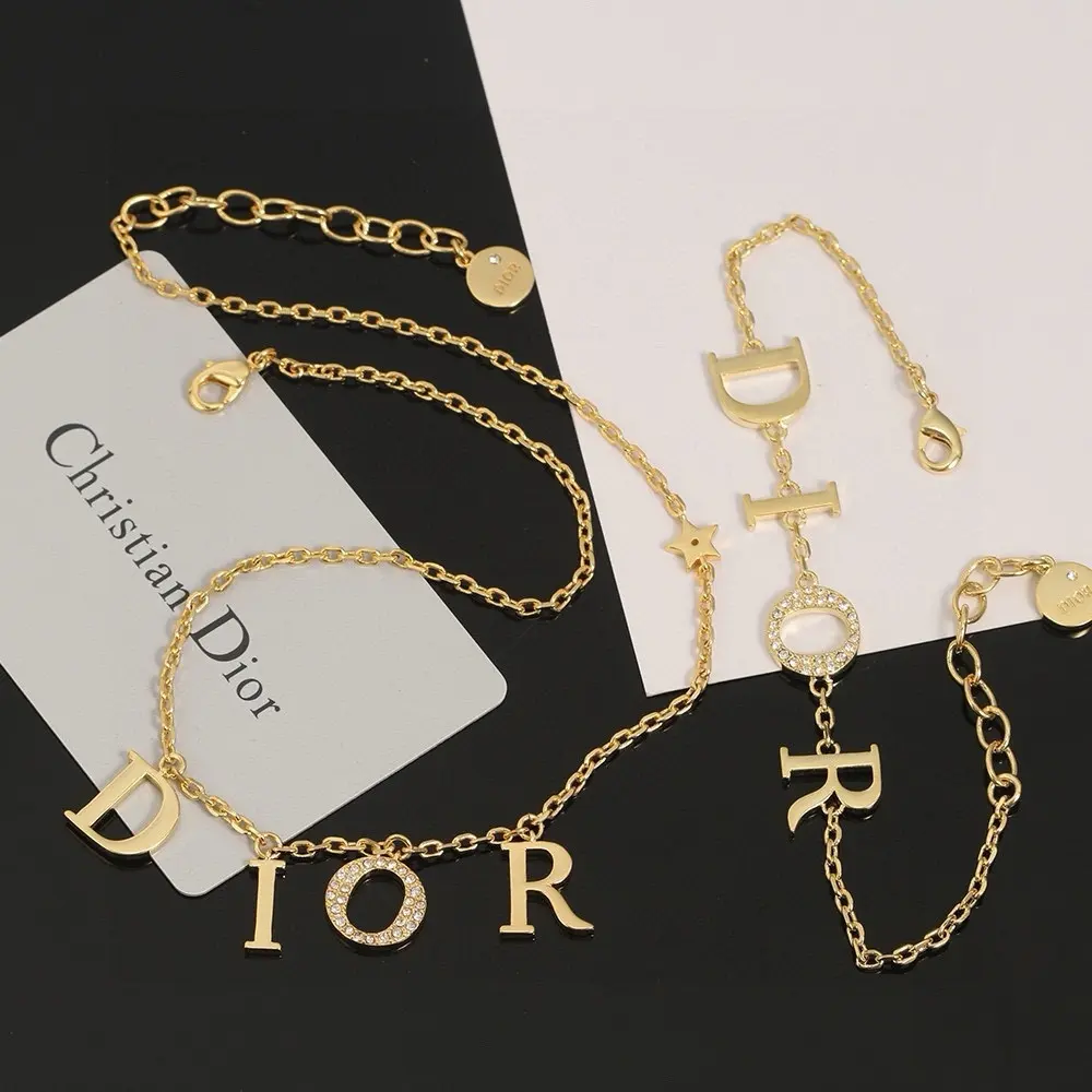Dior JADIOR letter necklace bracelet uses gold as the main color